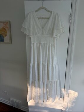 Line & Dot White Tiered V-Neck Flutter Sleeve Maxi Dress
